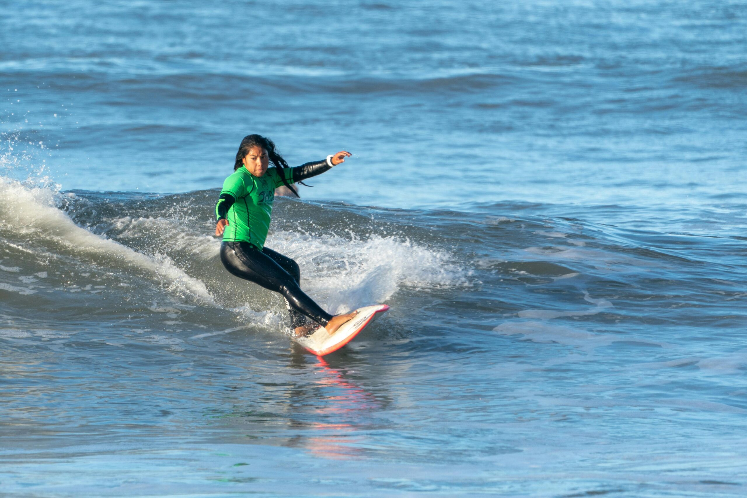 SURFING